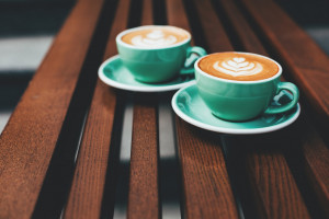 Polacy zamawiają na wynos 18 tys. kubków kawy miesięcznie