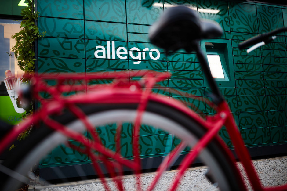 Automaty paczkowe Allegro staną przy centrach Dekada