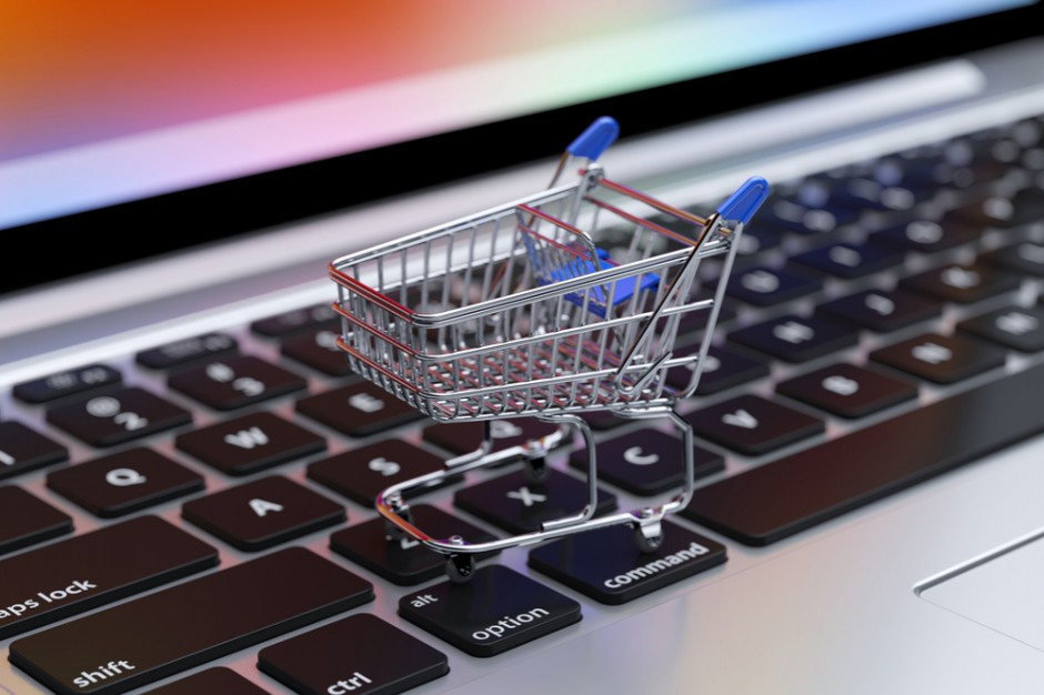 Jak rozwijać biznes w internecie? Fot. shutterstock Marketplace czy własny e-sklep? Jaka droga dla małych biznesów