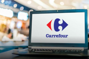 Carrefour wycofuje papierowe katalogi reklamowe