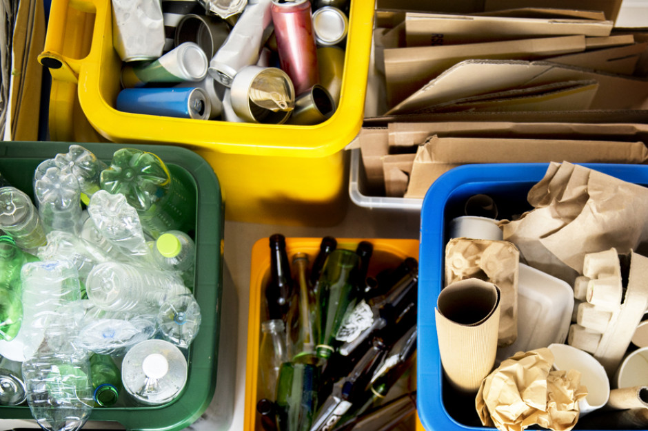 W jakim kierunku powinny iść zmiany w ustawie o opakowaniach i odpadach opakowaniowych? fot. Shutterstock Jaka gospodarka odpadami opakowaniowymi? System kaucyjny się sprawdził