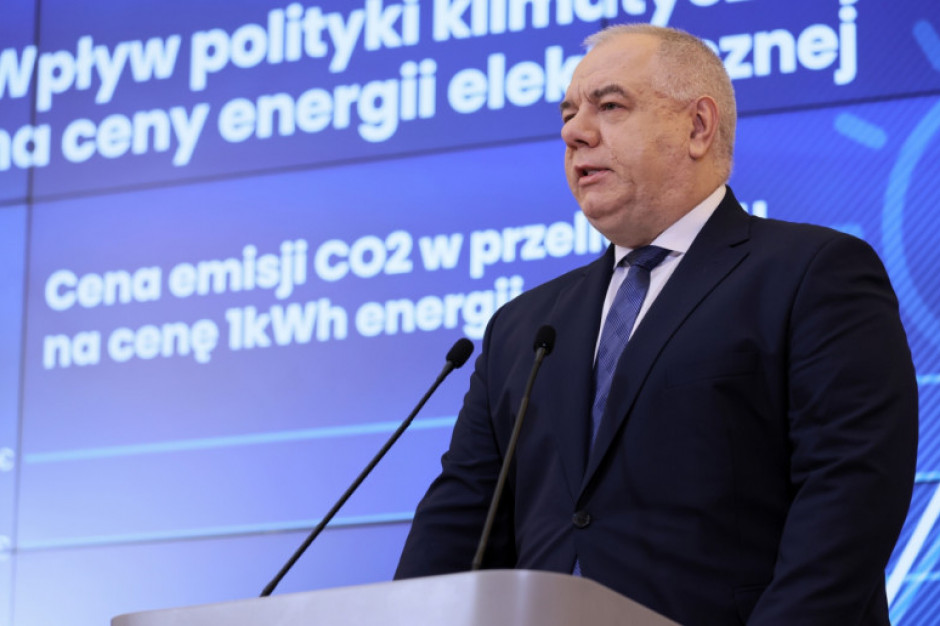 fot. Jacek Sasin (PAP/Leszek Szymański) Sasin: spadek inflacji na początku 2022 r. będzie bardzo wyraźny