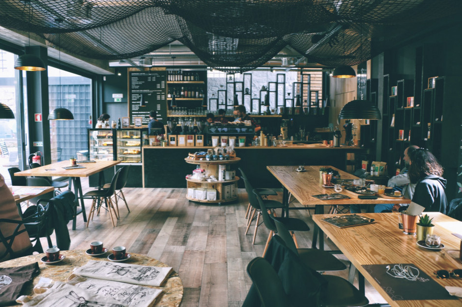 Gastronomia chce realnej pomocy, fot. unsplash Kolejne obostrzenia. Na jakie wsparcie liczy gastronomia?