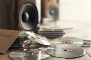 Tesco wycofuje ze sprzedaży płyty CD i DVD