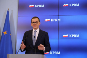 Morawiecki: będziemy utrzymywać obniżone stawki VAT, akcyzy tak długo, jak to będzie konieczne