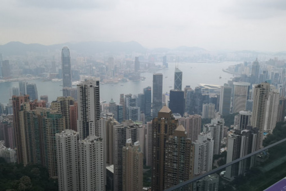 W Hongkongu nowa fala Covid-19 zakłóca dostawy żywności