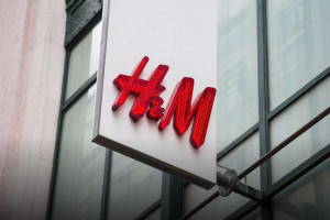 H&M chce być jak Zalando. Sieć poszerza ofertę o zewnętrzne marki