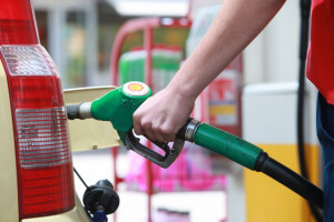 Ceny paliw spadają. Świąteczne wyjazdy będą tańsze?