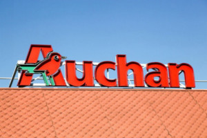 Czy Auchan wycofał się z Rosji? Nie, ale pracownicy w Polsce boją się o miejsca pracy
