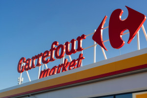 Dobra sprzedaż Carrefoura w Polsce. Ubyło jednak 20 sklepów