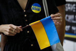Firmy odczuły skutki wojny na Ukrainie, ale oceniają lepiej koniunkturę niż przed miesiącem