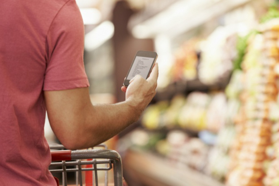 Warunkiem dokonania zakupów w sklepie bez kas jest posiadanie smartfona z możliwością płatności elektronicznych