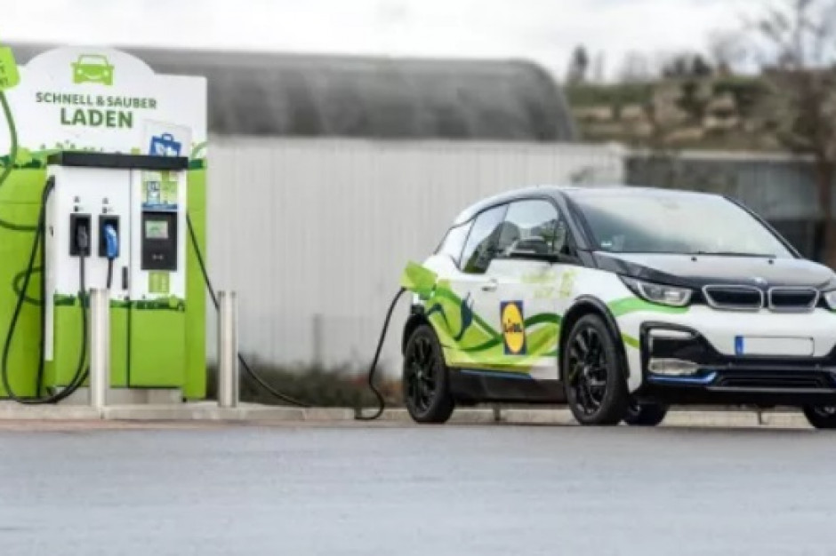 Właściciel Lidla i Kauflandu rozwija sieć punktów ładowania aut elektrycznych