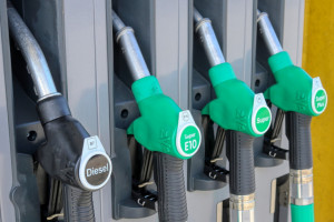 Łukoil kupuje od Shell ponad 400 stacji benzynowych w Rosji