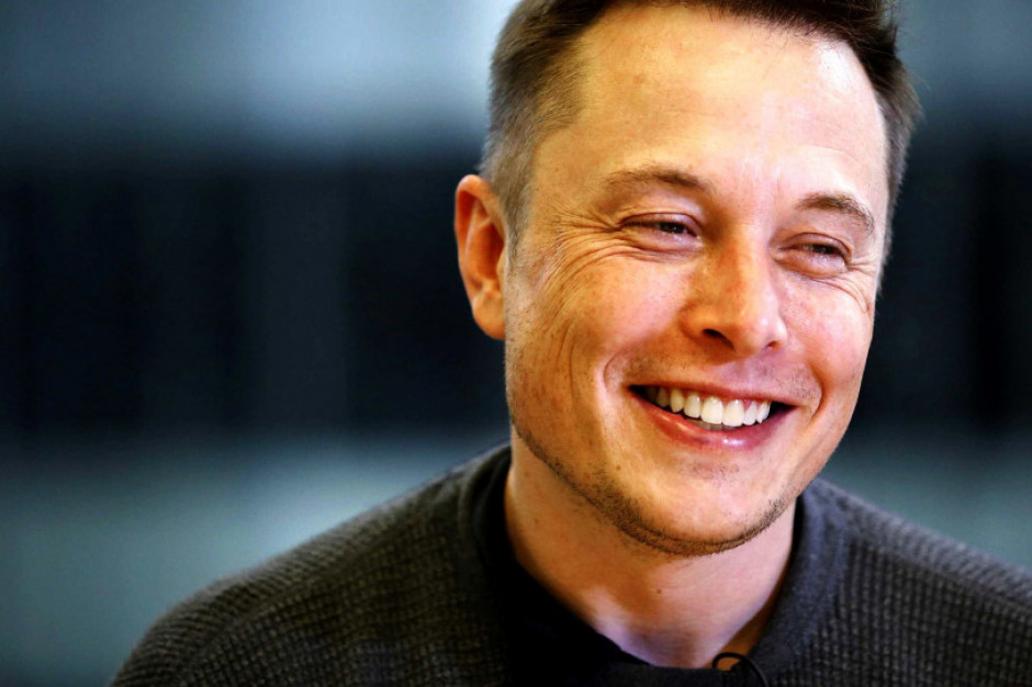 Niedawno Elon Musk ogłosił, że kupi Twittera za 44 mld dol. Fot. Shutterstock Elon Musk wstrzymuje się z zakupem Twittera