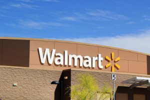 Klienci Walmarta kupują tanio, fot. Shutterstock