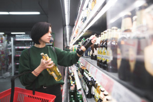 Małe sklepy: Średnia cena za litr wódki czystej o 11 proc. wyższa
