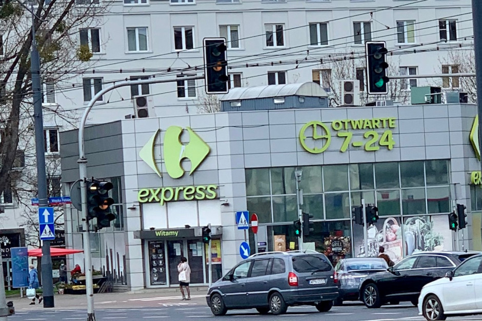 Dlaczego Carrefour sprzedaje polski biznes?