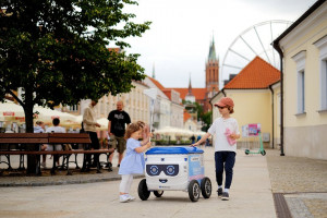 Roboty-kurierzy jeżdzą już po polskich chodnikach