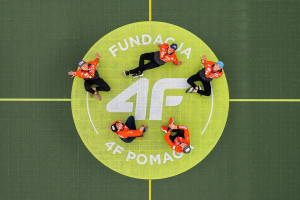 „W zasięgu sportu” to program Fundacji 4F Pomaga, którego celem jest tworzenie nowoczesnych boisk sportowych, fot. mat. pras.