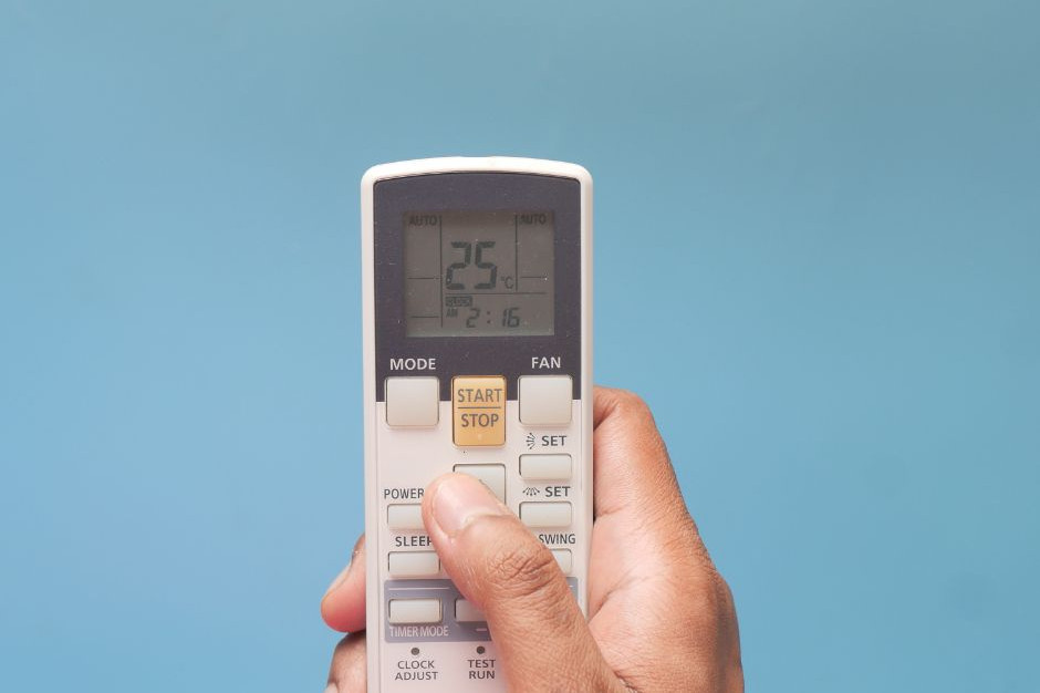 PKEE: Rady energetyczne na czas kryzysu fot. canva Jak oszczędzać prąd w sklepie?