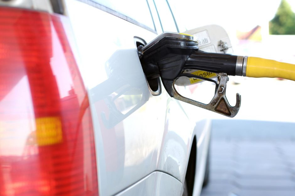 Analitycy: to jeszcze nie koniec obniżek cen paliw na stacjach
