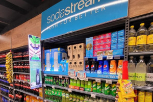 Ekspresy SodaStream do gazowania wody zamiast butelek PET w 4 sklepach Carrefour