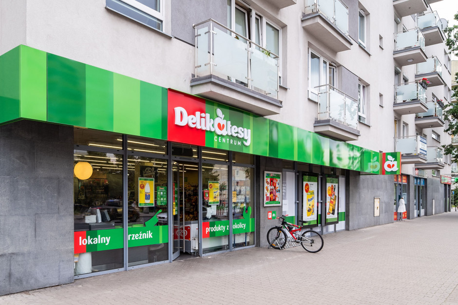 Sklep z logo Delikatesy Centrum; fot. mat.pras. Grupa Eurocash: 14,3 mld zł przychodów, ubyło 500 sklepów abc