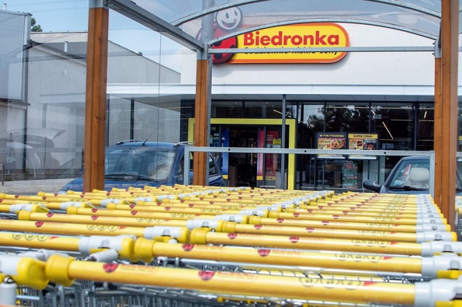 Sklep Biedronka, fot. MondayNews Ruch w dyskontach: Wzrosty w Biedronce, spadki w Lidlu