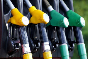 Rosną ceny paliw na stacjach, najbardziej benzyny Pb95