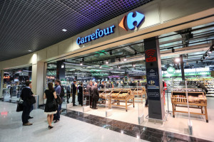 Jak Carrefour oszczędza energię? Sieć planuje zamknąć rok z niższym zużyciem