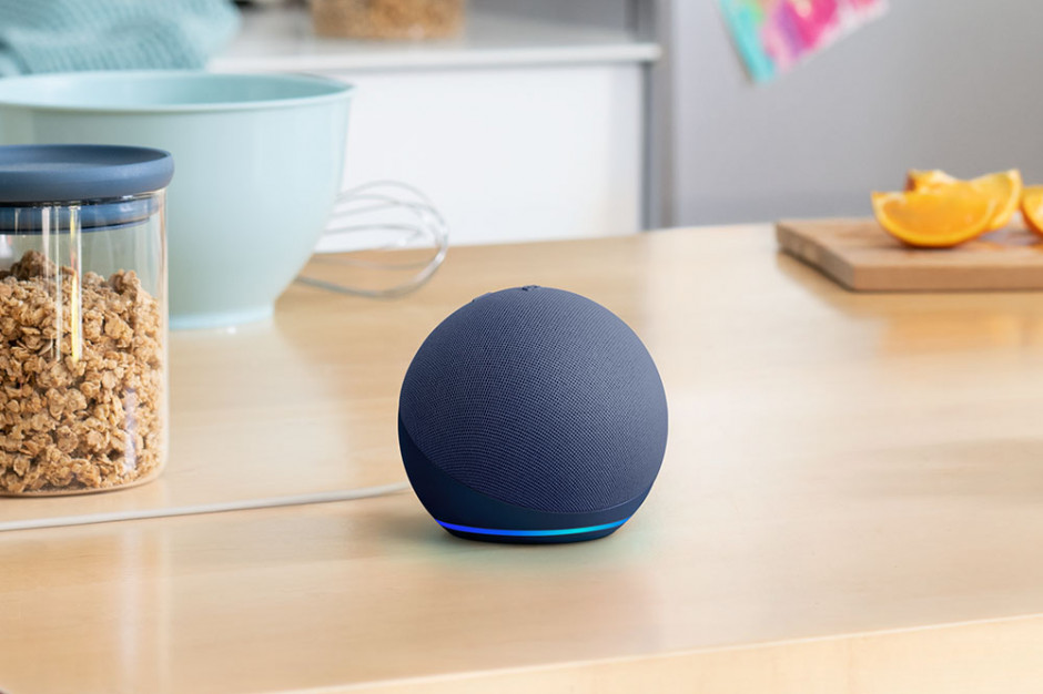 Echo Dot od Amazona dostępne już w sprzedaży w Polsce, fot. mat. prasowe Echo Dot od Amazona dostępne już w sprzedaży w Polsce