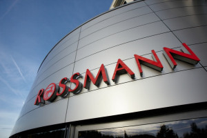 Rossmann ukarany za zmowę cenową w Niemczech