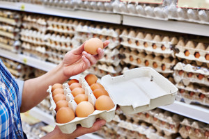 Sklepy w Wielkiej Brytanii reglamentują jaja. fot. shutterstock
