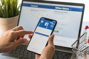 Wojna z podróbkami sprzedawanymi na platformach Amazon i Facebook