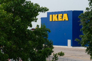 Protesty przed fabryką Ikea. O co poszło?