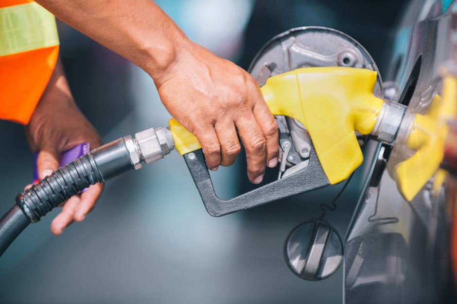 Posłowie wnoszą o wydłużenie niepobierania podatku od sprzedaży detalicznej paliw, fot. Shutterstock Posłowie wnoszą o wydłużenie niepobierania podatku od sprzedaży detalicznej paliw