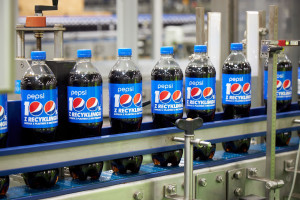 PepsiCo zwiększy udział napojów sprzedawanych w opakowaniach wielokrotnego użytku