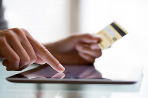 Z usługi Buy Now Pay Later dla firm można skorzystać, realizując zamówienia o wartości od 100 zł do 100 tys. zł (fot. Shutterstock)