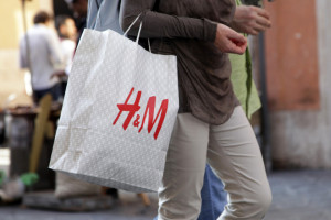 Zara lepsza niż H&M. Cięcie kosztów uratuje zyski?
