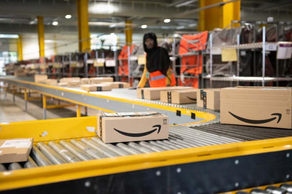 Amazon zabezpiecza się pożyczką w wysokości 8 miliardów dolarów