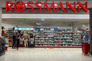 Rossmann odporny na kryzys. Otworzy setki nowych drogerii w 2023 roku