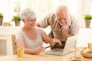 43 proc. seniorów robi zakupy online
