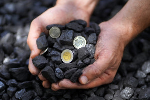 Premier Morawiecki: jeśli będzie trzeba, będziemy kontynuować sprzedaż węgla przez samorządy