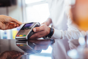 FPB: Obrót transakcji bezgotówkowych wyższy o prawie 40 proc.