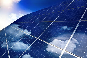 SolarAide i reo.pl oferują klientom zakup instalacji fotowoltaicznej i możliwość sprzedaży nadwyżek prądu (fot. mat. pras.)