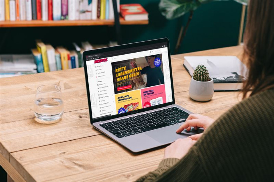 "Rz": Wysokie ceny ograniczają zakupy, ale e-sklepy się bronią, fot. shutterstock Wysokie ceny ograniczają zakupy, ale e-sklepy się bronią