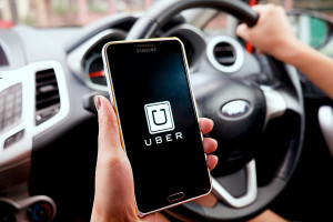 Uber i Bolt wypychają z rynku małe firmy taxi - taksówkarze masowo porzucają biznes