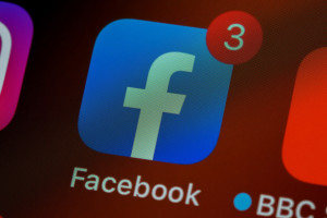 Kaufland, Lidl i Żabka rządzą na Facebooku. Kto depcze im po piętach?