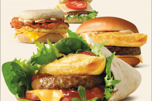 Nowe menu śniadaniowe w MAX Premium Burgers, fot. mat. prasowe